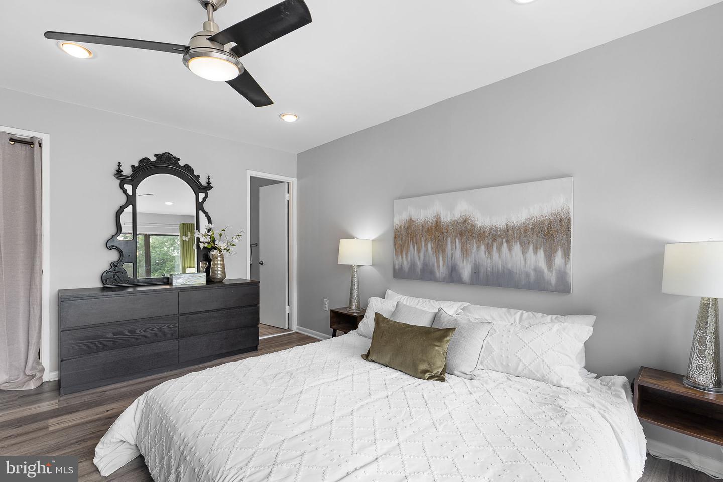 11557 ROLLING GREEN CT #301, RESTON, Virginia 20191, 2 Bedrooms Bedrooms, ,2 BathroomsBathrooms,Residential,For sale,11557 ROLLING GREEN CT #301,VAFX2254328 MLS # VAFX2254328