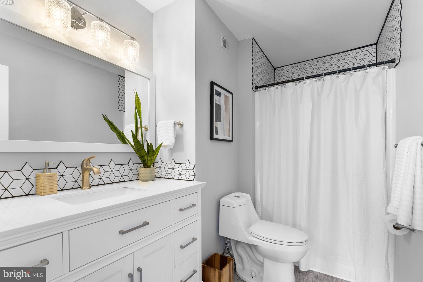 11557 ROLLING GREEN CT #301, RESTON, Virginia 20191, 2 Bedrooms Bedrooms, ,2 BathroomsBathrooms,Residential,For sale,11557 ROLLING GREEN CT #301,VAFX2254328 MLS # VAFX2254328