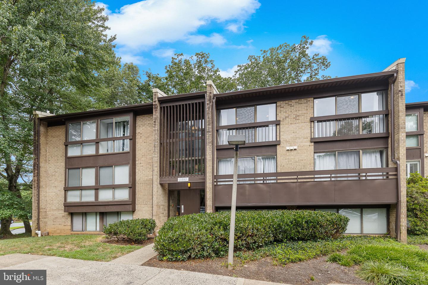 11557 ROLLING GREEN CT #301, RESTON, Virginia 20191, 2 Bedrooms Bedrooms, ,2 BathroomsBathrooms,Residential,For sale,11557 ROLLING GREEN CT #301,VAFX2254328 MLS # VAFX2254328