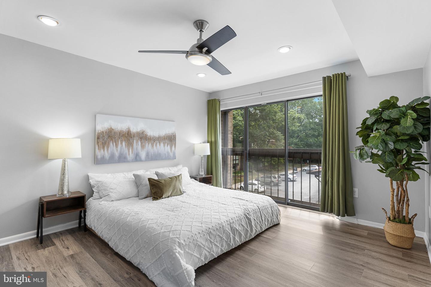11557 ROLLING GREEN CT #301, RESTON, Virginia 20191, 2 Bedrooms Bedrooms, ,2 BathroomsBathrooms,Residential,For sale,11557 ROLLING GREEN CT #301,VAFX2254328 MLS # VAFX2254328