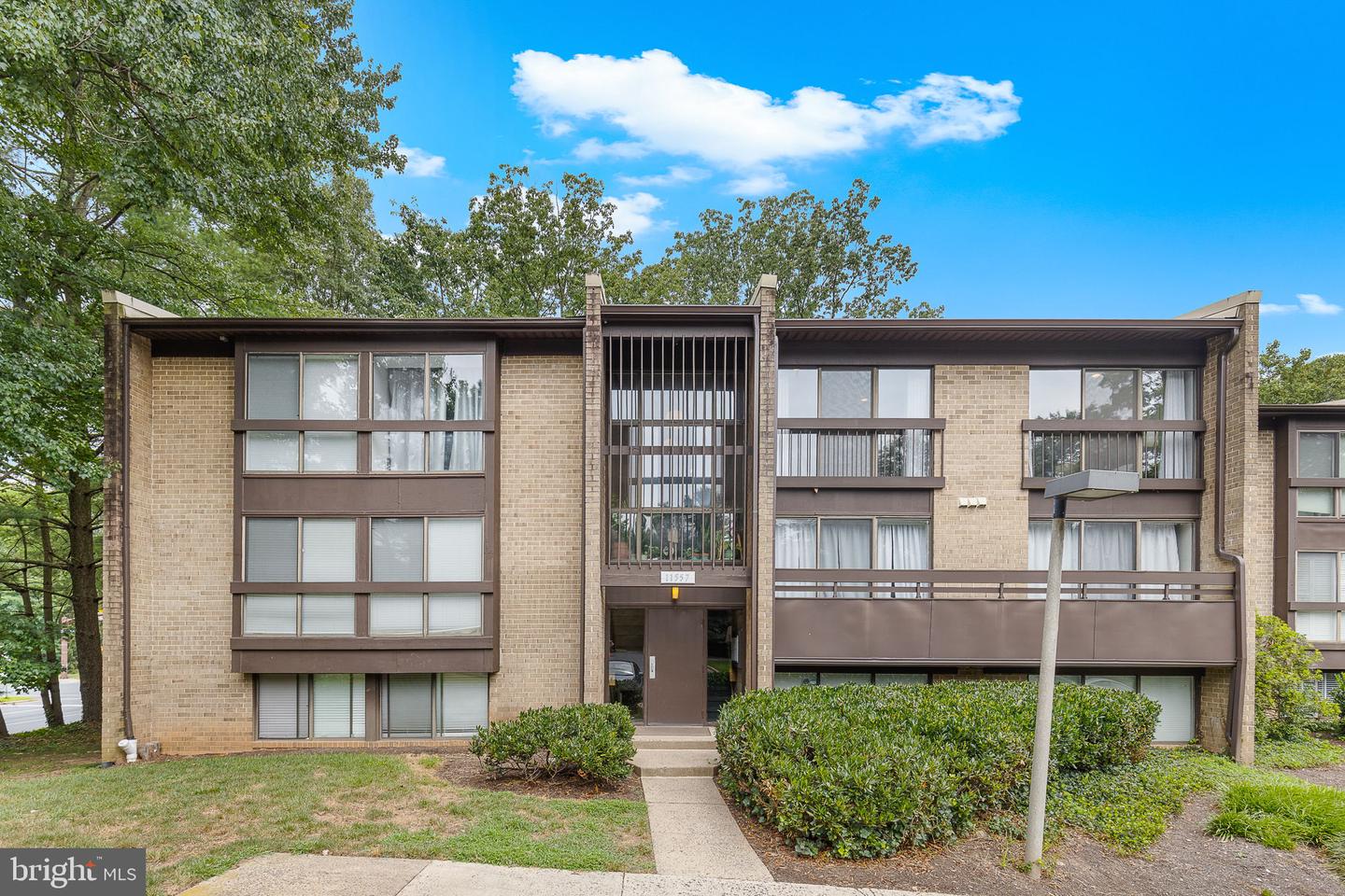 11557 ROLLING GREEN CT #301, RESTON, Virginia 20191, 2 Bedrooms Bedrooms, ,2 BathroomsBathrooms,Residential,For sale,11557 ROLLING GREEN CT #301,VAFX2254328 MLS # VAFX2254328
