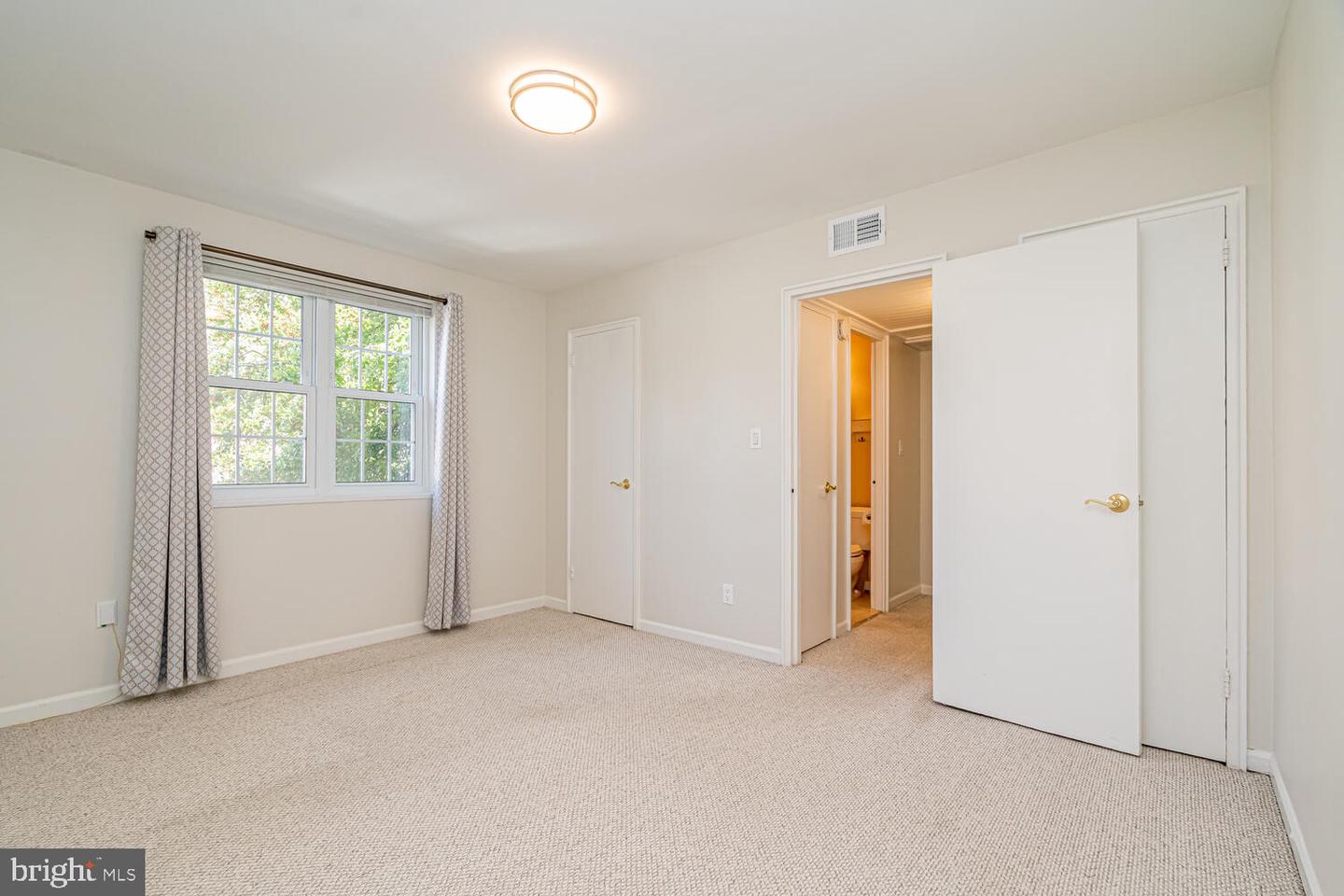 2906 PEYTON RANDOLPH DR #201, FALLS CHURCH, Virginia 22044, 1 Bedroom Bedrooms, ,1 BathroomBathrooms,Residential,For sale,2906 PEYTON RANDOLPH DR #201,VAFX2254504 MLS # VAFX2254504