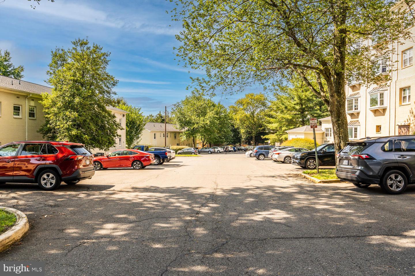 2906 PEYTON RANDOLPH DR #201, FALLS CHURCH, Virginia 22044, 1 Bedroom Bedrooms, ,1 BathroomBathrooms,Residential,For sale,2906 PEYTON RANDOLPH DR #201,VAFX2254504 MLS # VAFX2254504