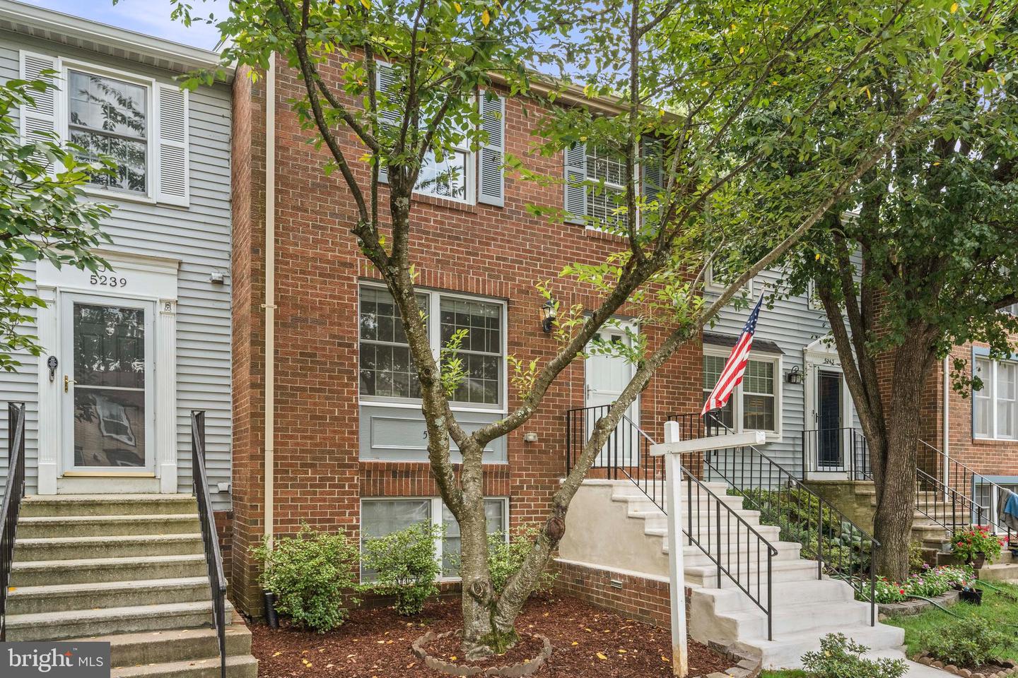 5241 SAINT GENEVIEVE PL, ALEXANDRIA, Virginia 22315, 3 Bedrooms Bedrooms, ,2 BathroomsBathrooms,Residential,For sale,5241 SAINT GENEVIEVE PL,VAFX2254872 MLS # VAFX2254872
