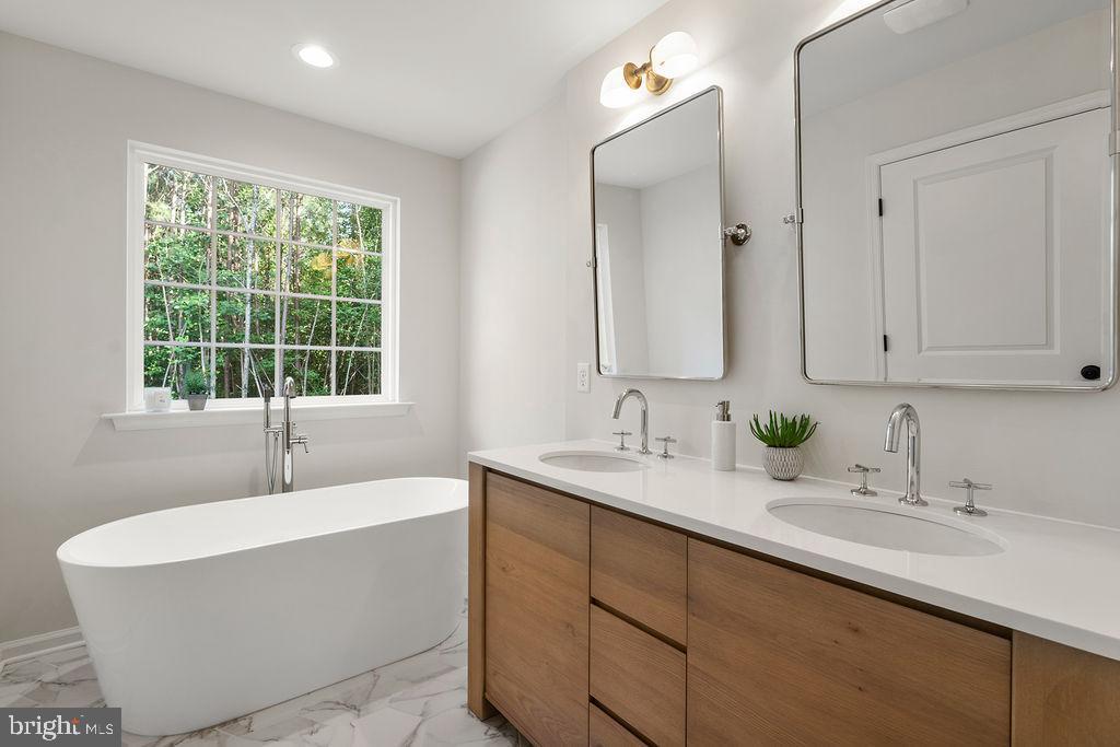 1821 BUTLER RD, BEAVERDAM, Virginia 23015, 5 Bedrooms Bedrooms, ,3 BathroomsBathrooms,Residential,For sale,1821 BUTLER RD,VASP2034658 MLS # VASP2034658