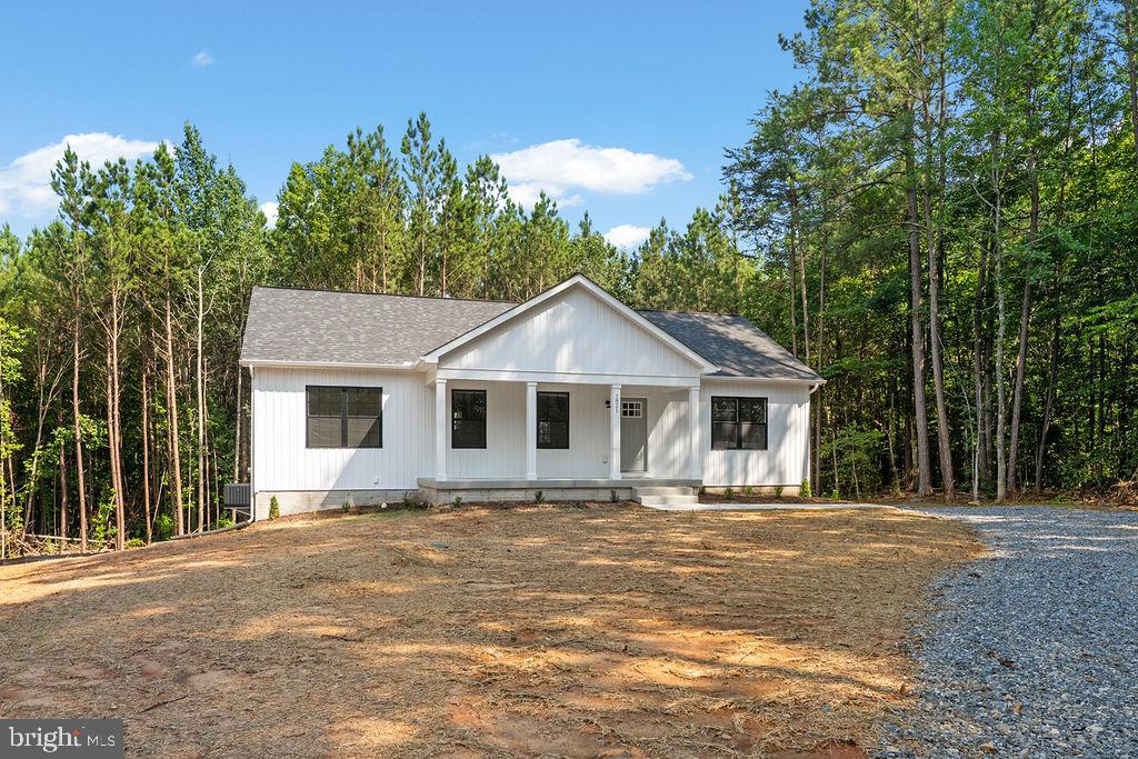 1821 BUTLER RD, BEAVERDAM, Virginia 23015, 5 Bedrooms Bedrooms, ,3 BathroomsBathrooms,Residential,For sale,1821 BUTLER RD,VASP2034658 MLS # VASP2034658