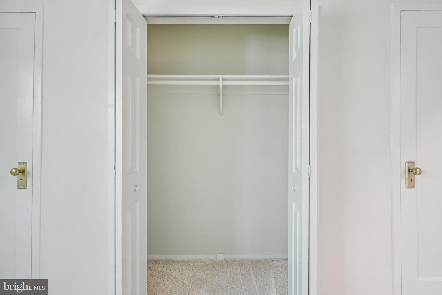 3576 MARTHA CUSTIS DR, ALEXANDRIA, Virginia 22302, 1 Bedroom Bedrooms, ,1 BathroomBathrooms,Residential,For sale,3576 MARTHA CUSTIS DR,VAAX2047502 MLS # VAAX2047502