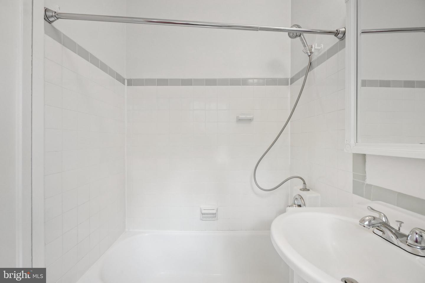 3576 MARTHA CUSTIS DR, ALEXANDRIA, Virginia 22302, 1 Bedroom Bedrooms, ,1 BathroomBathrooms,Residential,For sale,3576 MARTHA CUSTIS DR,VAAX2047502 MLS # VAAX2047502