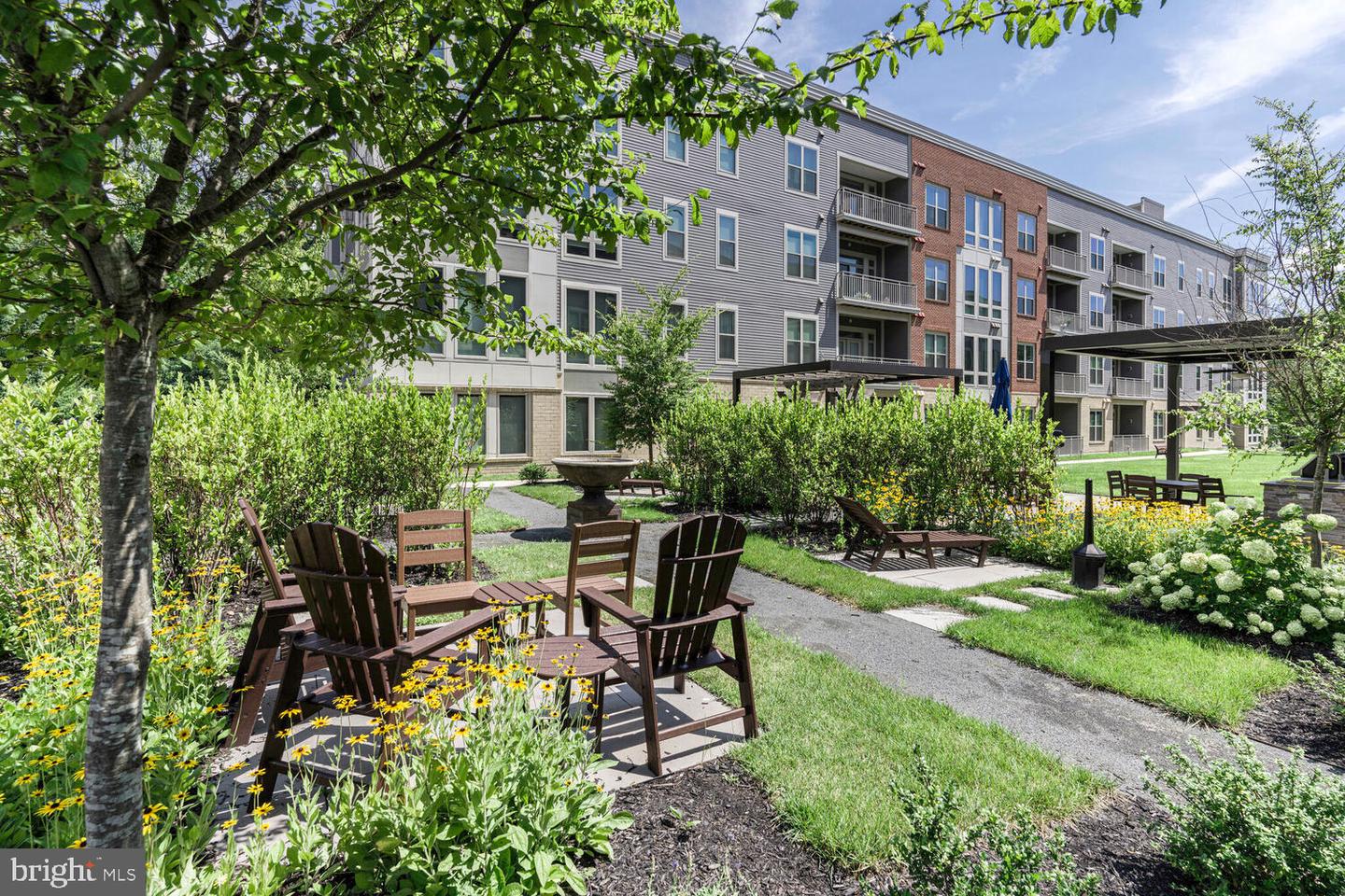 6104 FAIRVIEW FARM DR #403, ALEXANDRIA, Virginia 22315, 2 Bedrooms Bedrooms, ,2 BathroomsBathrooms,Residential,For sale,6104 FAIRVIEW FARM DR #403,VAFX2255750 MLS # VAFX2255750