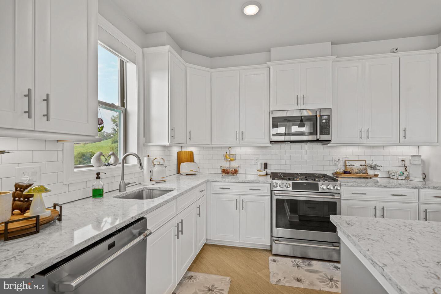 6104 FAIRVIEW FARM DR #403, ALEXANDRIA, Virginia 22315, 2 Bedrooms Bedrooms, ,2 BathroomsBathrooms,Residential,For sale,6104 FAIRVIEW FARM DR #403,VAFX2255750 MLS # VAFX2255750