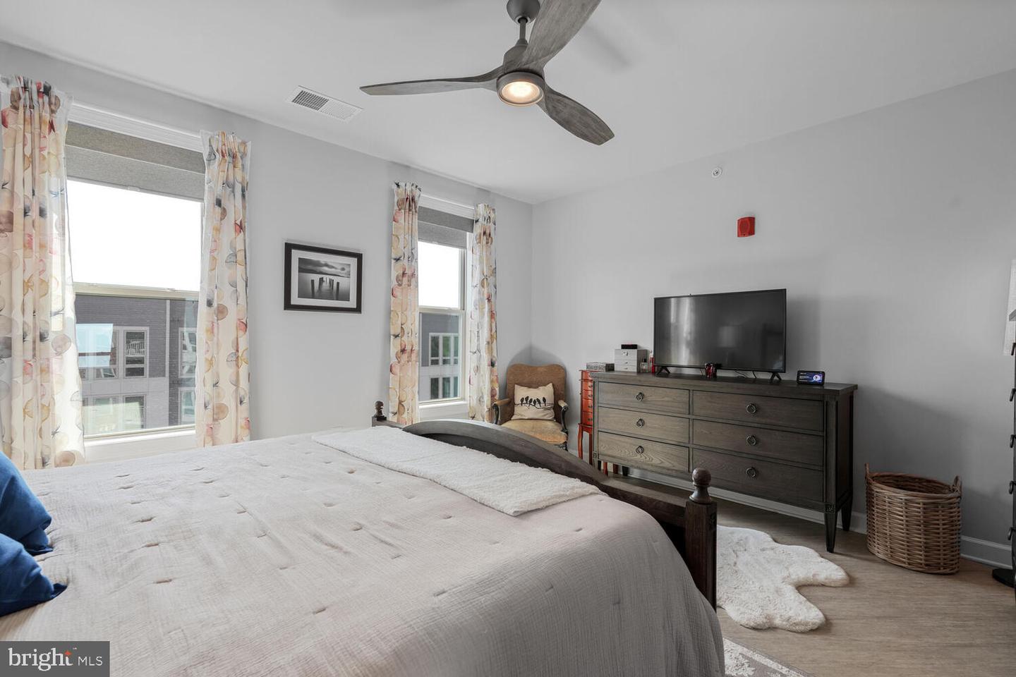 6104 FAIRVIEW FARM DR #403, ALEXANDRIA, Virginia 22315, 2 Bedrooms Bedrooms, ,2 BathroomsBathrooms,Residential,For sale,6104 FAIRVIEW FARM DR #403,VAFX2255750 MLS # VAFX2255750