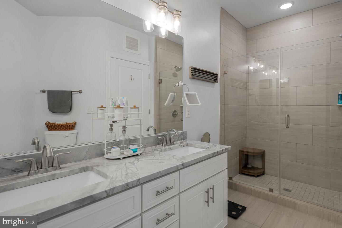 6104 FAIRVIEW FARM DR #403, ALEXANDRIA, Virginia 22315, 2 Bedrooms Bedrooms, ,2 BathroomsBathrooms,Residential,For sale,6104 FAIRVIEW FARM DR #403,VAFX2255750 MLS # VAFX2255750