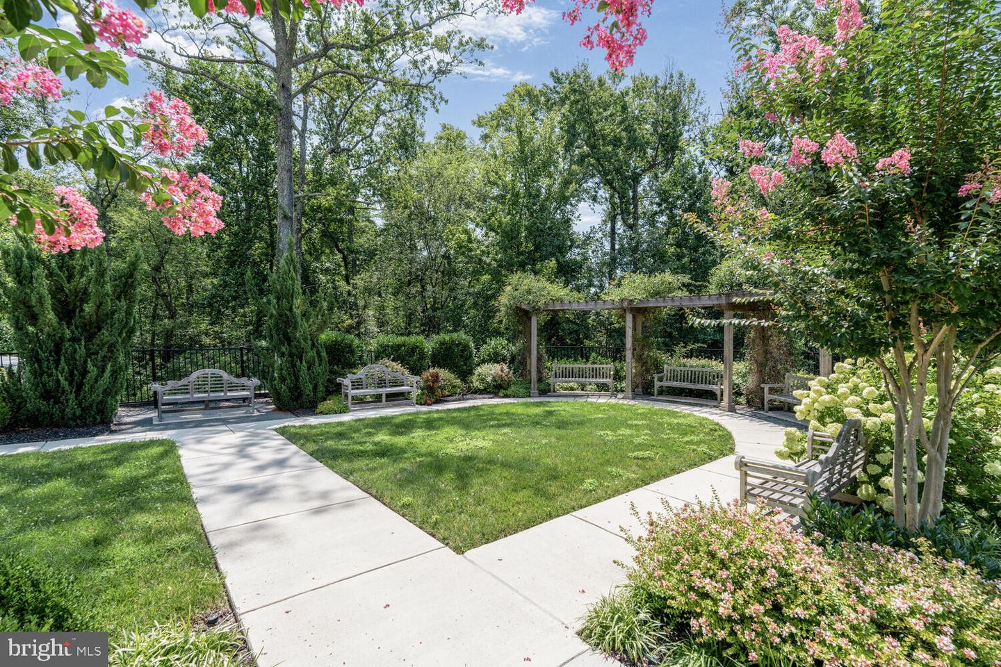 6104 FAIRVIEW FARM DR #403, ALEXANDRIA, Virginia 22315, 2 Bedrooms Bedrooms, ,2 BathroomsBathrooms,Residential,For sale,6104 FAIRVIEW FARM DR #403,VAFX2255750 MLS # VAFX2255750