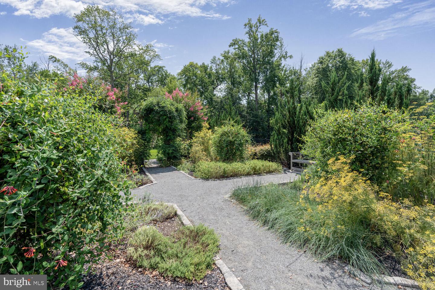 6104 FAIRVIEW FARM DR #403, ALEXANDRIA, Virginia 22315, 2 Bedrooms Bedrooms, ,2 BathroomsBathrooms,Residential,For sale,6104 FAIRVIEW FARM DR #403,VAFX2255750 MLS # VAFX2255750