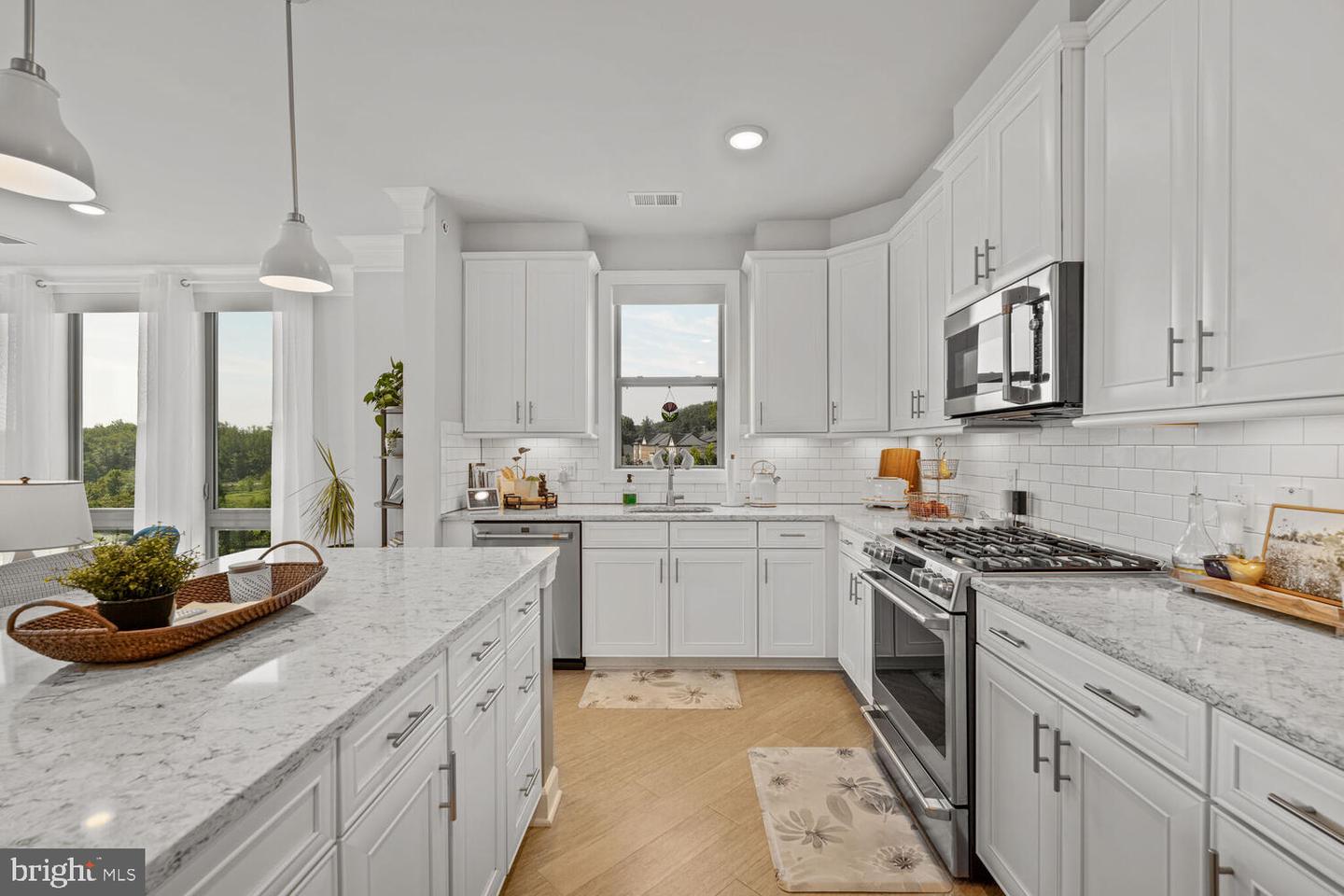 6104 FAIRVIEW FARM DR #403, ALEXANDRIA, Virginia 22315, 2 Bedrooms Bedrooms, ,2 BathroomsBathrooms,Residential,For sale,6104 FAIRVIEW FARM DR #403,VAFX2255750 MLS # VAFX2255750