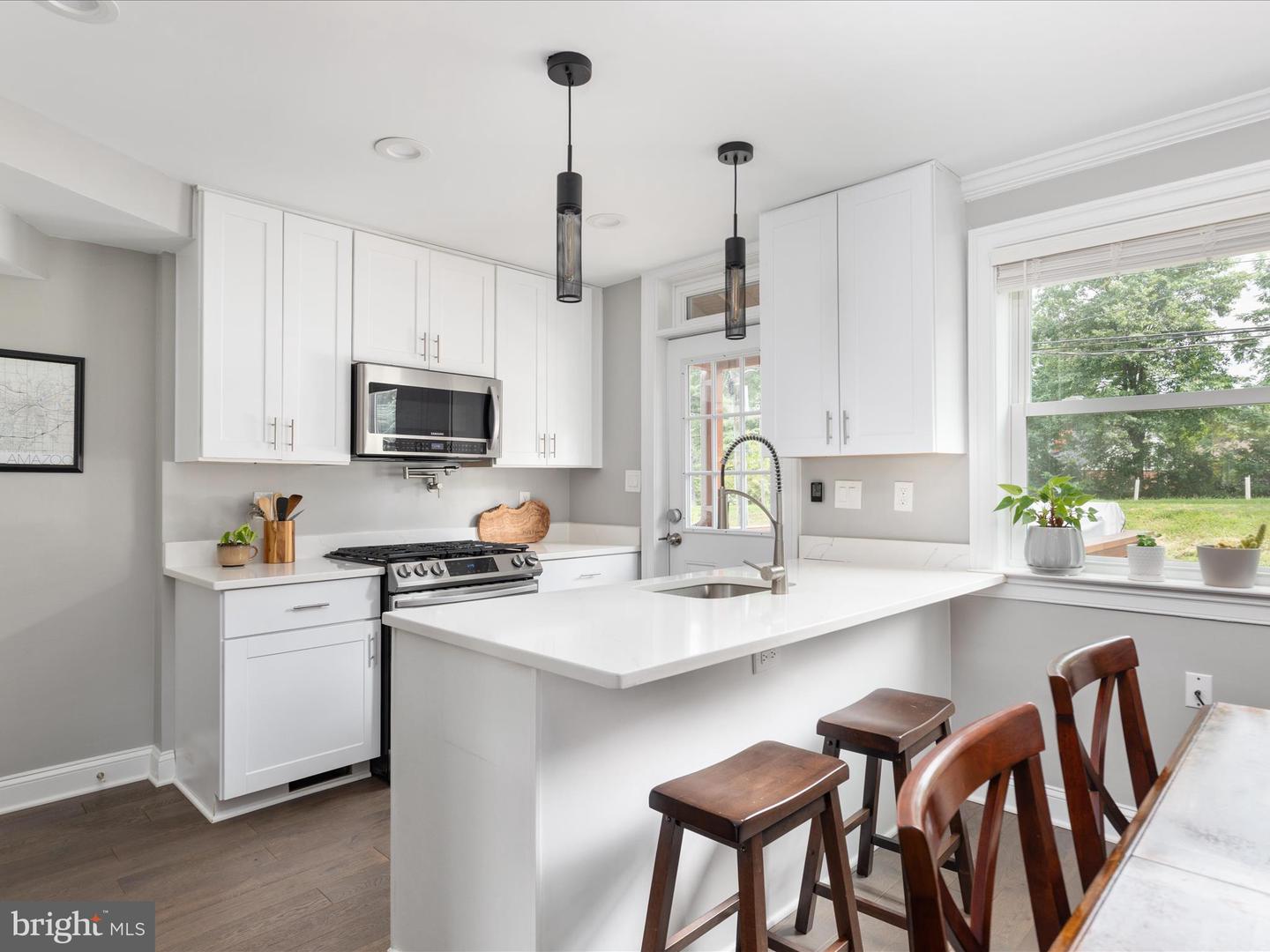3041 MANNING ST, ALEXANDRIA, Virginia 22305, 2 Bedrooms Bedrooms, ,2 BathroomsBathrooms,Residential,For sale,3041 MANNING ST,VAAX2047544 MLS # VAAX2047544