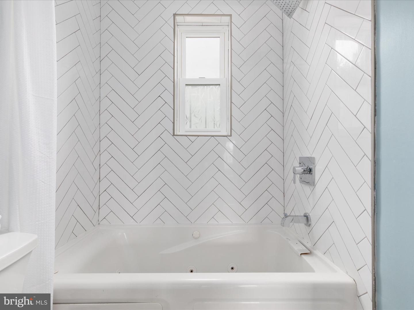 3041 MANNING ST, ALEXANDRIA, Virginia 22305, 2 Bedrooms Bedrooms, ,2 BathroomsBathrooms,Residential,For sale,3041 MANNING ST,VAAX2047544 MLS # VAAX2047544