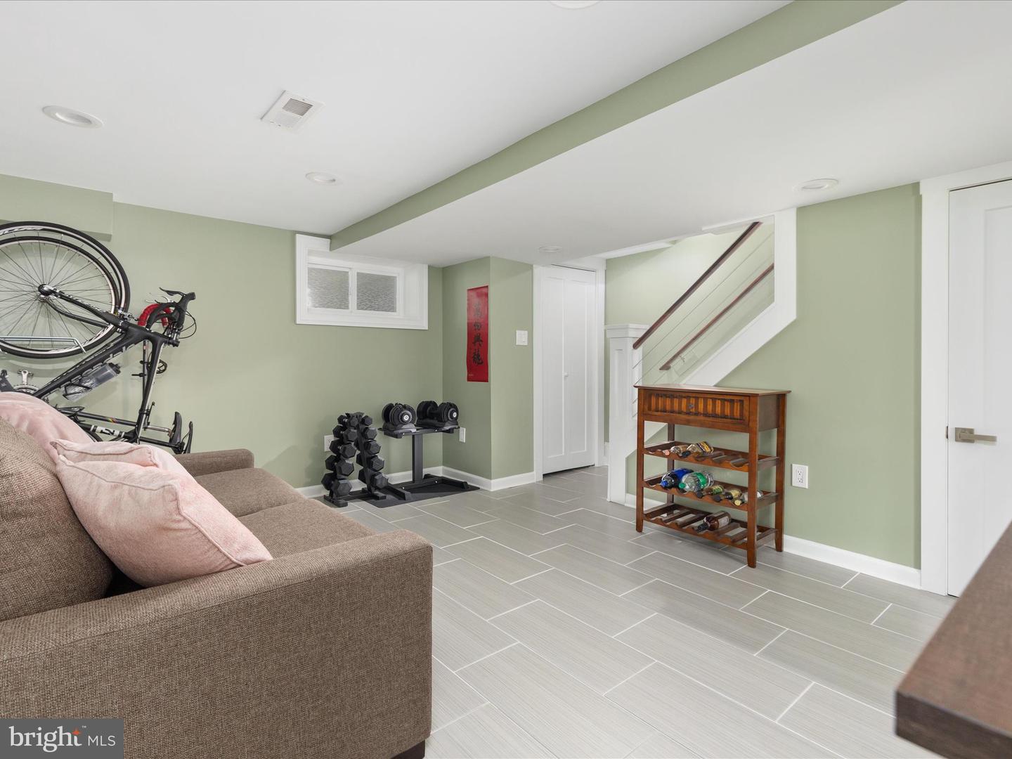 3041 MANNING ST, ALEXANDRIA, Virginia 22305, 2 Bedrooms Bedrooms, ,2 BathroomsBathrooms,Residential,For sale,3041 MANNING ST,VAAX2047544 MLS # VAAX2047544