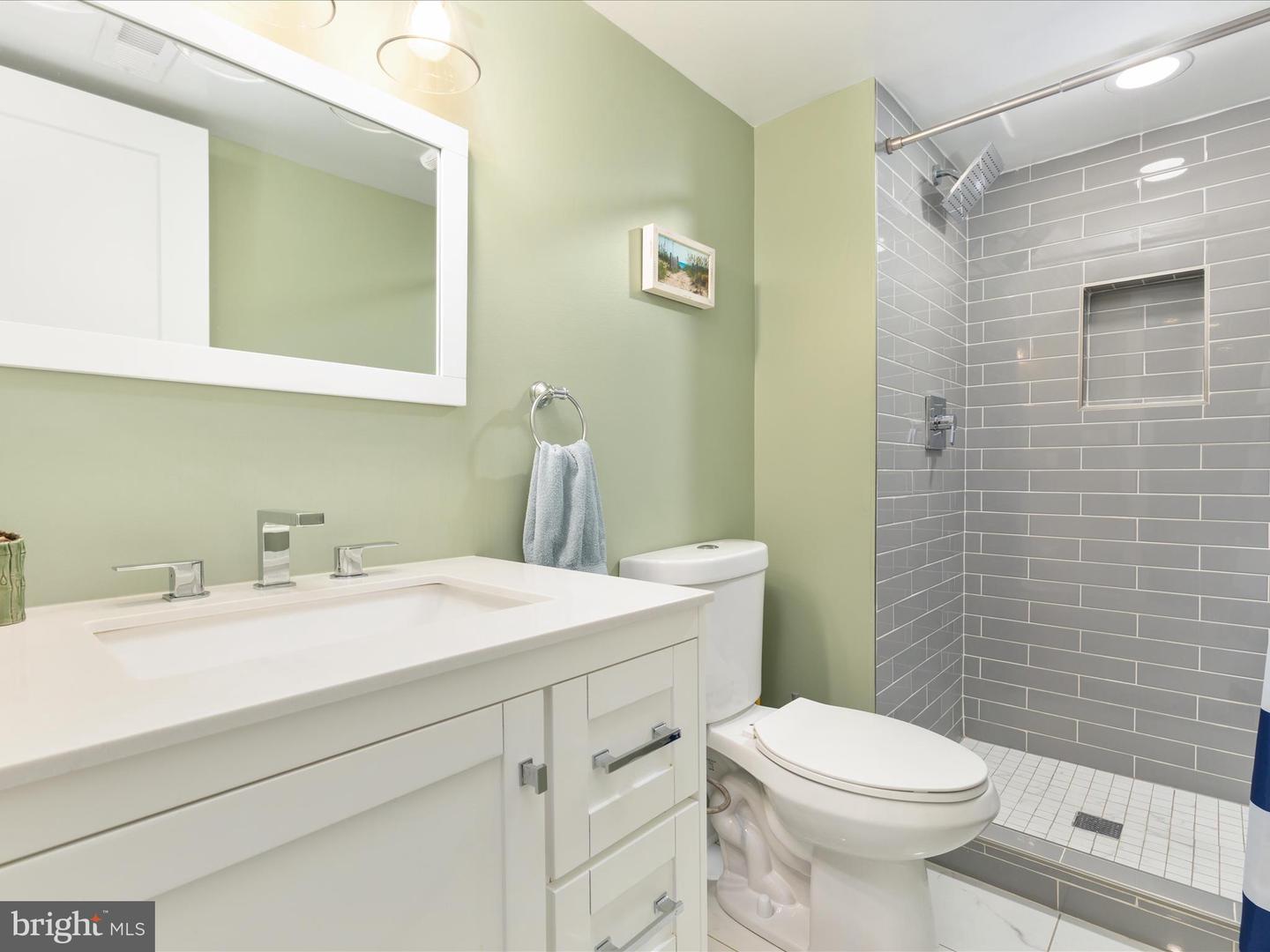 3041 MANNING ST, ALEXANDRIA, Virginia 22305, 2 Bedrooms Bedrooms, ,2 BathroomsBathrooms,Residential,For sale,3041 MANNING ST,VAAX2047544 MLS # VAAX2047544