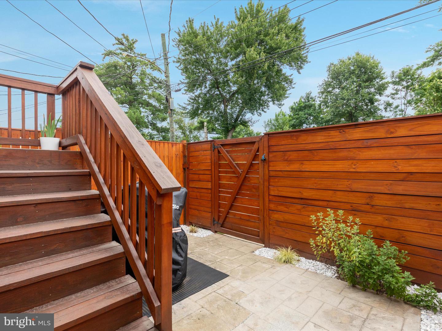 3041 MANNING ST, ALEXANDRIA, Virginia 22305, 2 Bedrooms Bedrooms, ,2 BathroomsBathrooms,Residential,For sale,3041 MANNING ST,VAAX2047544 MLS # VAAX2047544