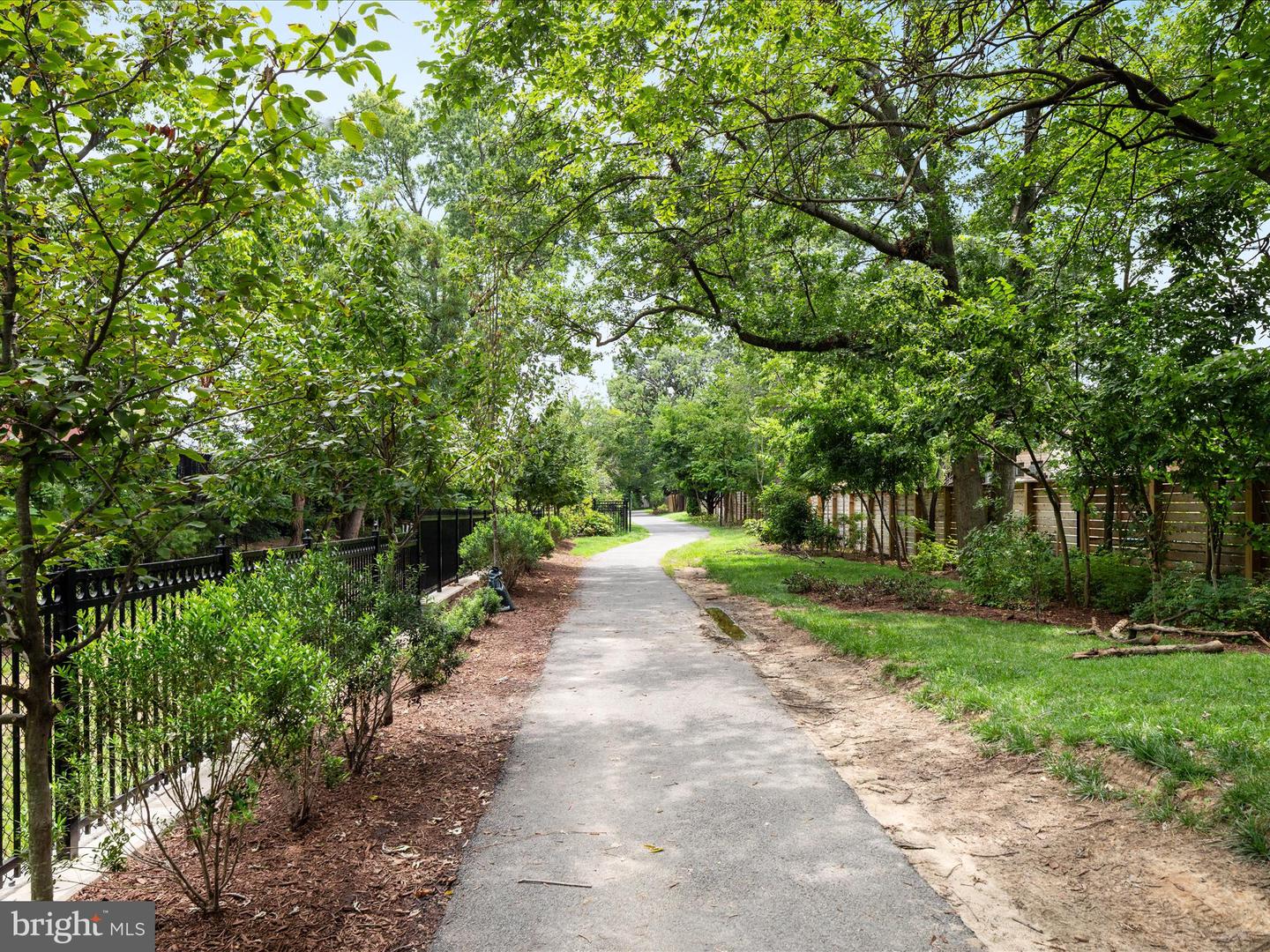 3041 MANNING ST, ALEXANDRIA, Virginia 22305, 2 Bedrooms Bedrooms, ,2 BathroomsBathrooms,Residential,For sale,3041 MANNING ST,VAAX2047544 MLS # VAAX2047544