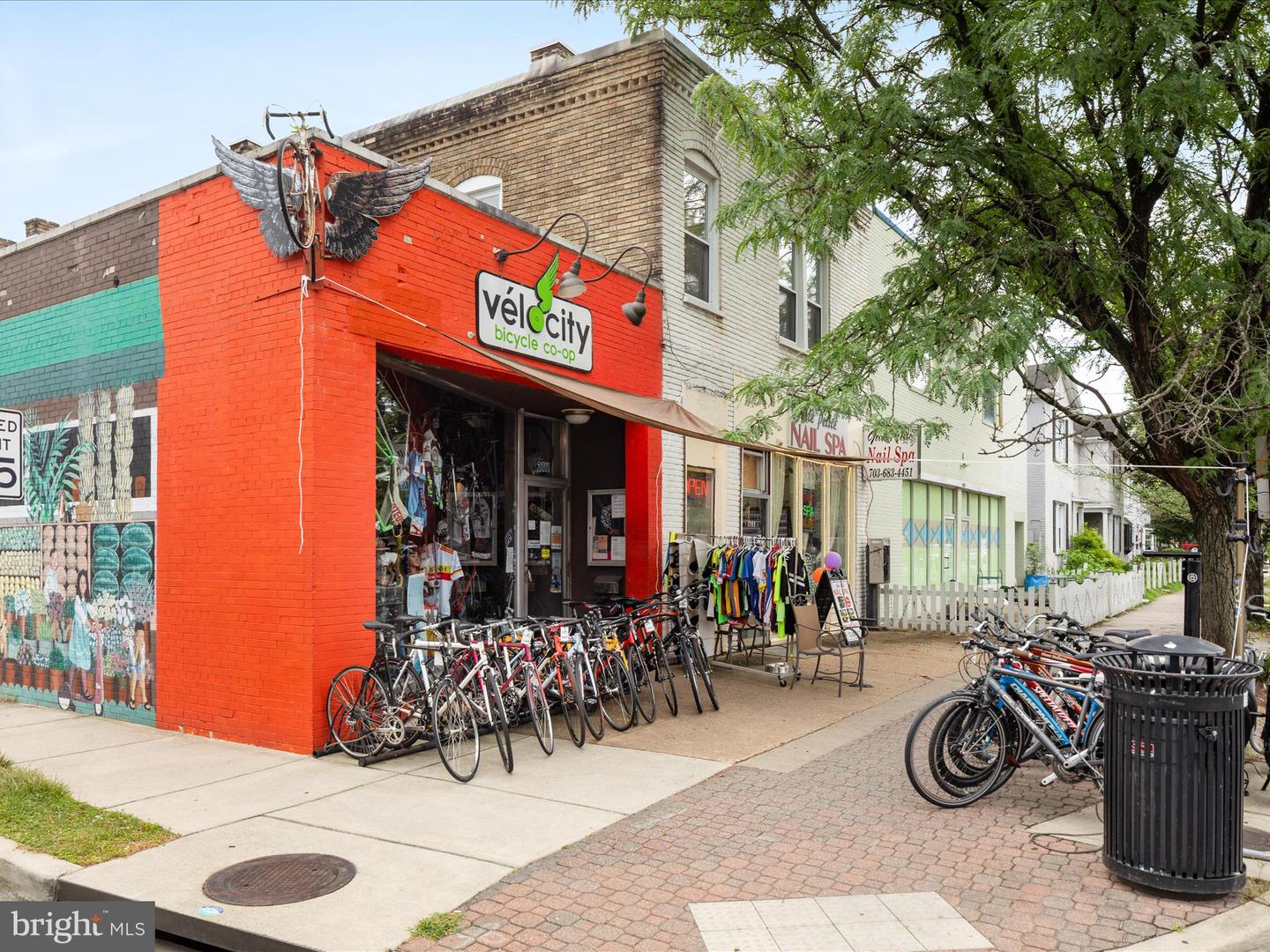 3041 MANNING ST, ALEXANDRIA, Virginia 22305, 2 Bedrooms Bedrooms, ,2 BathroomsBathrooms,Residential,For sale,3041 MANNING ST,VAAX2047544 MLS # VAAX2047544