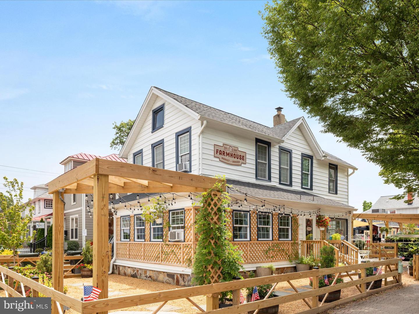 3041 MANNING ST, ALEXANDRIA, Virginia 22305, 2 Bedrooms Bedrooms, ,2 BathroomsBathrooms,Residential,For sale,3041 MANNING ST,VAAX2047544 MLS # VAAX2047544