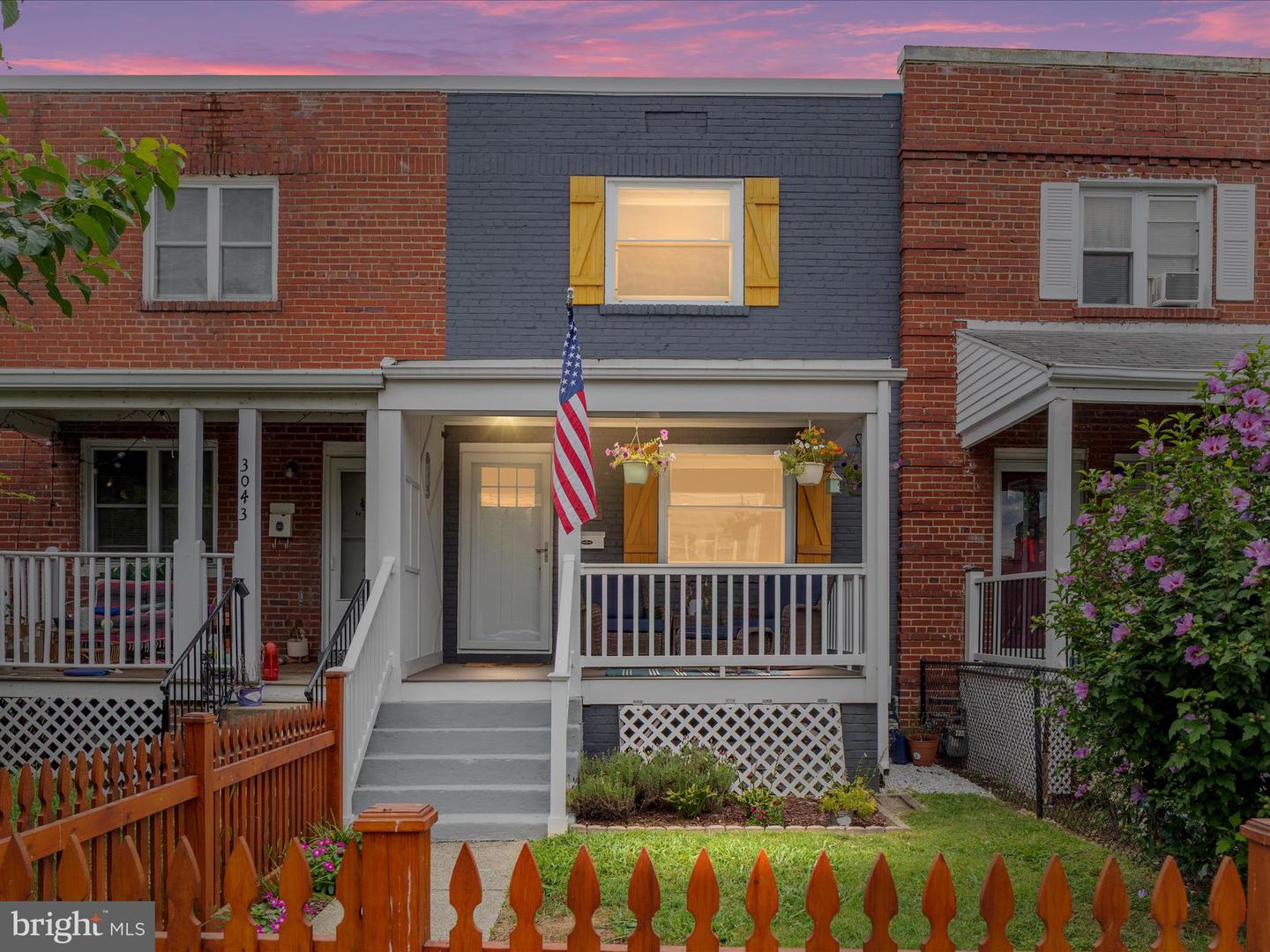 3041 MANNING ST, ALEXANDRIA, Virginia 22305, 2 Bedrooms Bedrooms, ,2 BathroomsBathrooms,Residential,For sale,3041 MANNING ST,VAAX2047544 MLS # VAAX2047544