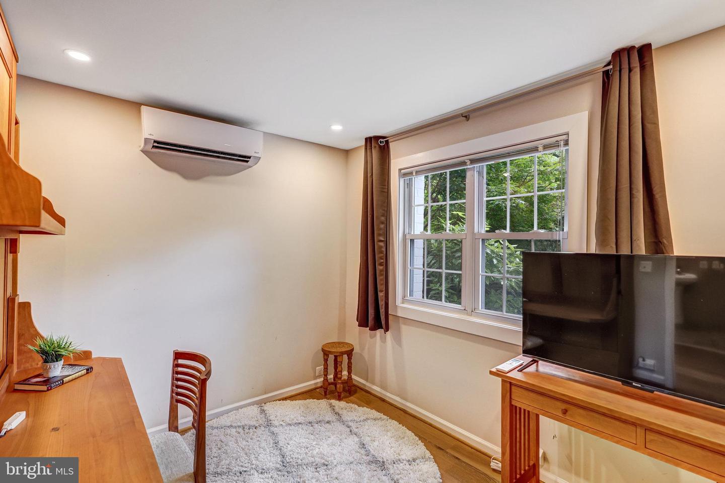 3237 RAVENSWORTH PL, ALEXANDRIA, Virginia 22302, 2 Bedrooms Bedrooms, ,1 BathroomBathrooms,Residential,For sale,3237 RAVENSWORTH PL,VAAX2047546 MLS # VAAX2047546