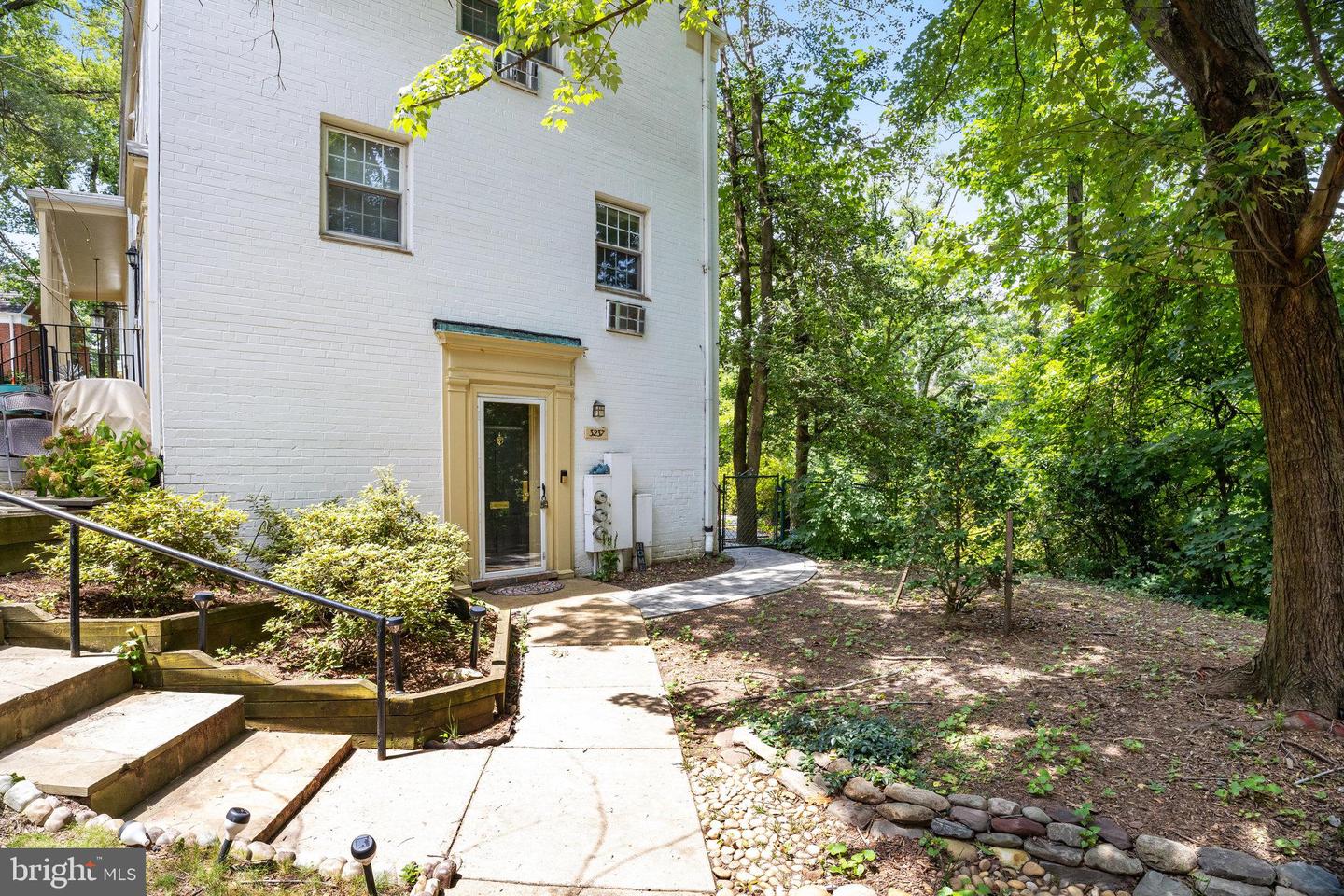 3237 RAVENSWORTH PL, ALEXANDRIA, Virginia 22302, 2 Bedrooms Bedrooms, ,1 BathroomBathrooms,Residential,For sale,3237 RAVENSWORTH PL,VAAX2047546 MLS # VAAX2047546