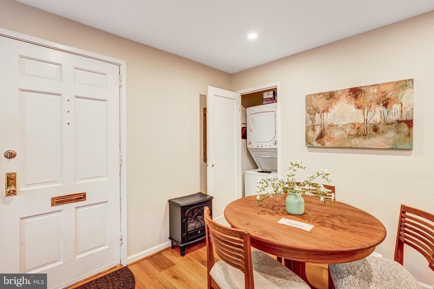 3237 RAVENSWORTH PL, ALEXANDRIA, Virginia 22302, 2 Bedrooms Bedrooms, ,1 BathroomBathrooms,Residential,For sale,3237 RAVENSWORTH PL,VAAX2047546 MLS # VAAX2047546