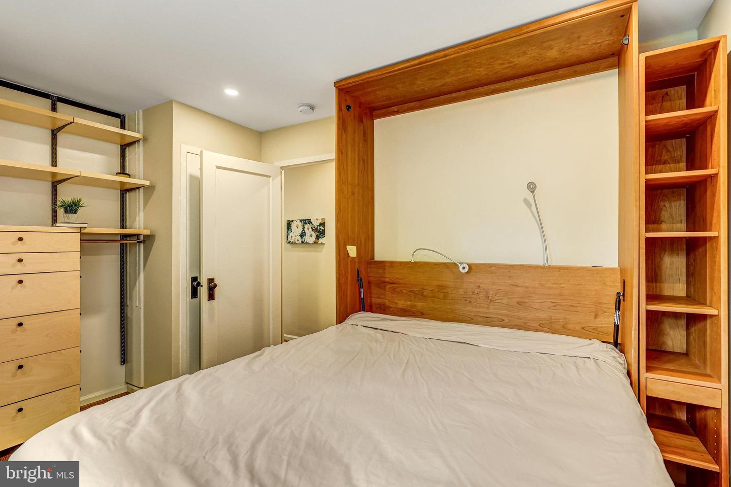 3237 RAVENSWORTH PL, ALEXANDRIA, Virginia 22302, 2 Bedrooms Bedrooms, ,1 BathroomBathrooms,Residential,For sale,3237 RAVENSWORTH PL,VAAX2047546 MLS # VAAX2047546