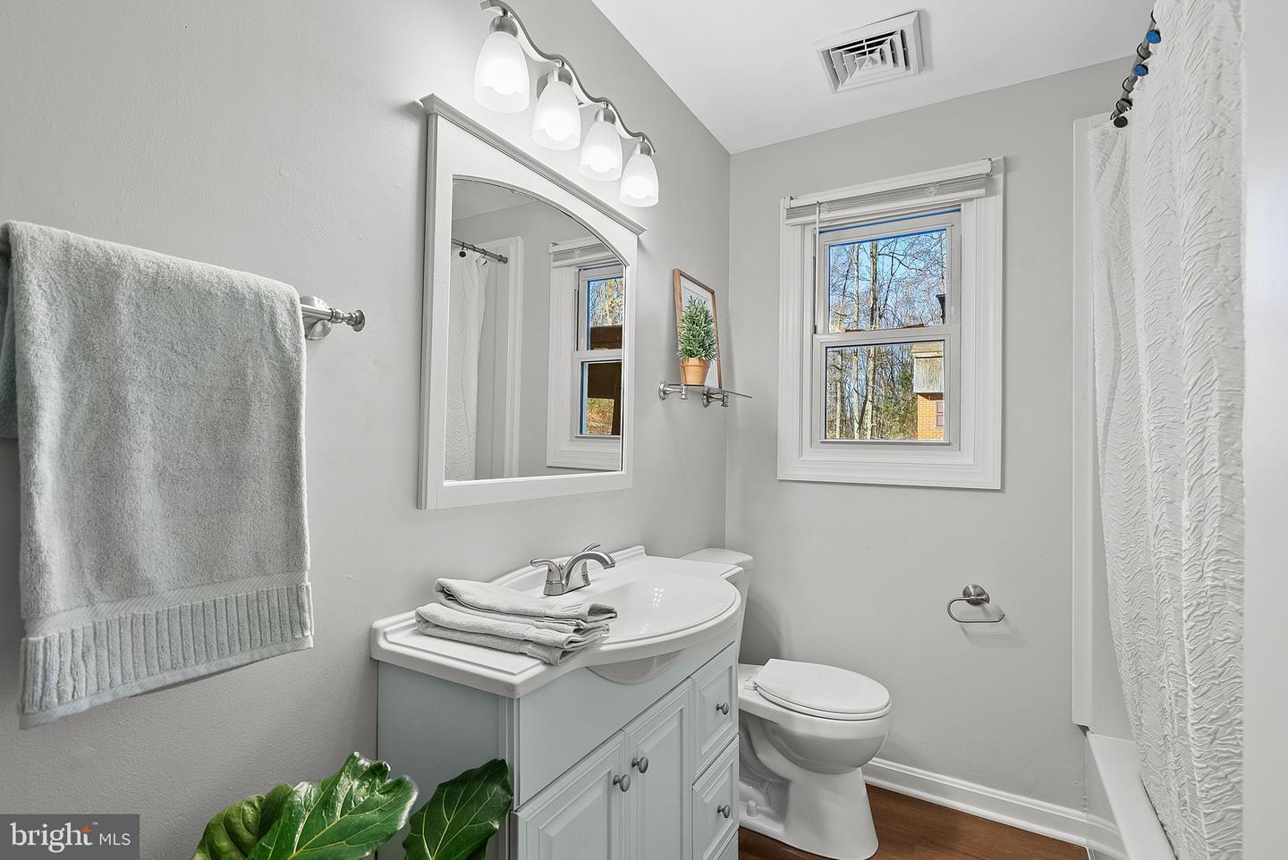 5260 DAPPLE LN, WARRENTON, Virginia 20187, 3 Bedrooms Bedrooms, ,2 BathroomsBathrooms,Residential,For sale,5260 DAPPLE LN,VAFQ2017550 MLS # VAFQ2017550