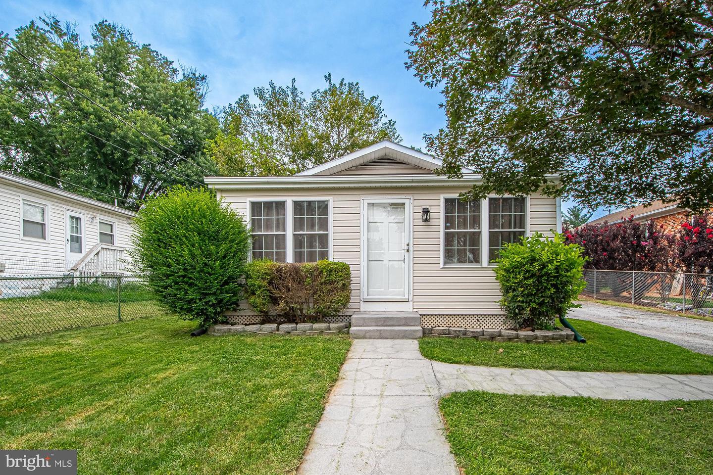 124 E 15TH ST, FRONT ROYAL, Virginia 22630, 3 Bedrooms Bedrooms, ,1 BathroomBathrooms,Residential,For sale,124 E 15TH ST,VAWR2011768 MLS # VAWR2011768