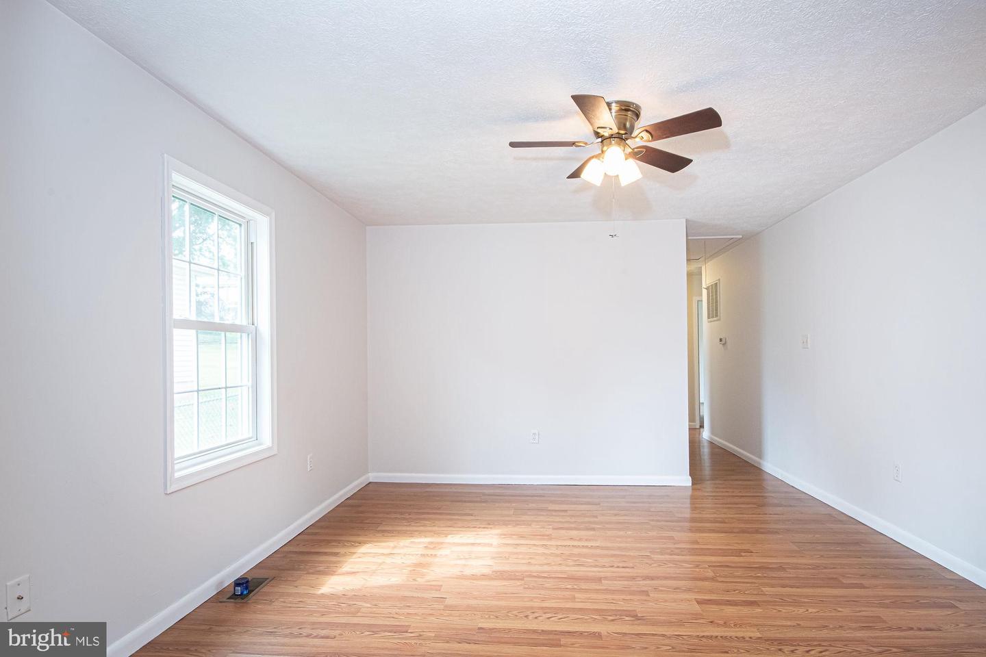 124 E 15TH ST, FRONT ROYAL, Virginia 22630, 3 Bedrooms Bedrooms, ,1 BathroomBathrooms,Residential,For sale,124 E 15TH ST,VAWR2011768 MLS # VAWR2011768