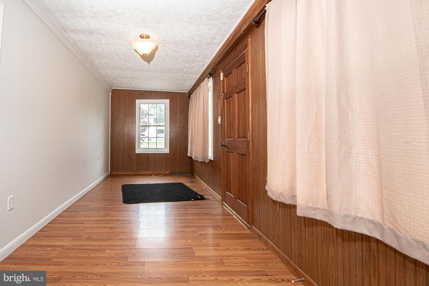 124 E 15TH ST, FRONT ROYAL, Virginia 22630, 3 Bedrooms Bedrooms, ,1 BathroomBathrooms,Residential,For sale,124 E 15TH ST,VAWR2011768 MLS # VAWR2011768