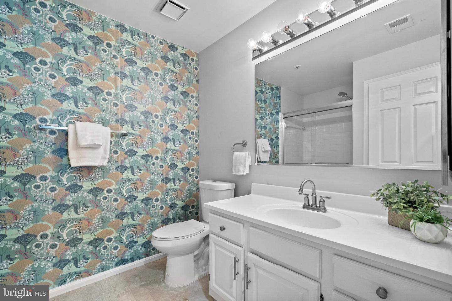 244 S REYNOLDS ST #201, ALEXANDRIA, Virginia 22304, 2 Bedrooms Bedrooms, ,2 BathroomsBathrooms,Residential,For sale,244 S REYNOLDS ST #201,VAAX2047732 MLS # VAAX2047732
