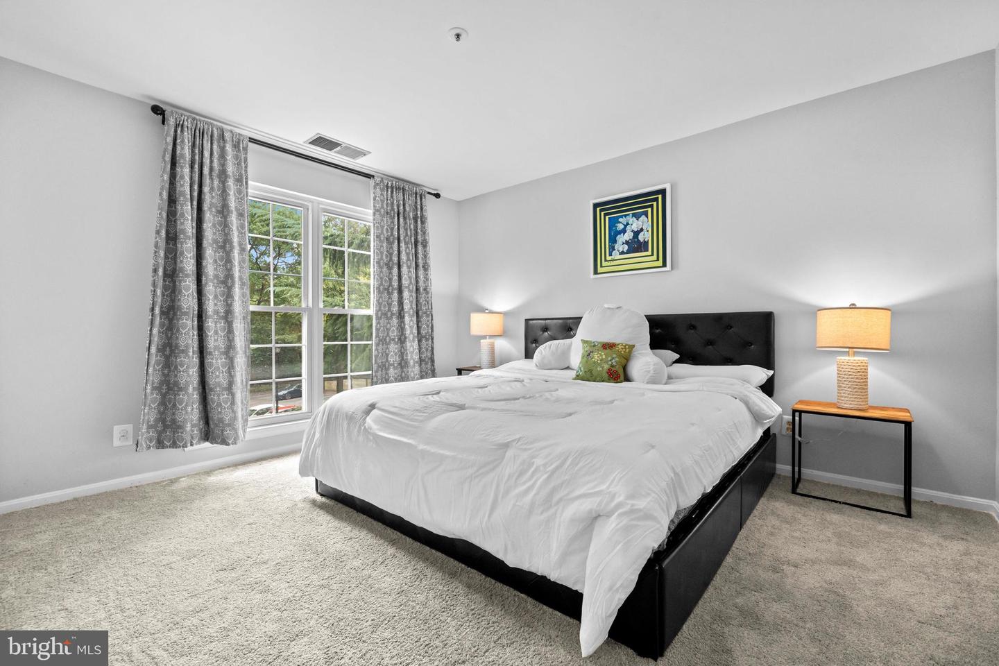 244 S REYNOLDS ST #201, ALEXANDRIA, Virginia 22304, 2 Bedrooms Bedrooms, ,2 BathroomsBathrooms,Residential,For sale,244 S REYNOLDS ST #201,VAAX2047732 MLS # VAAX2047732