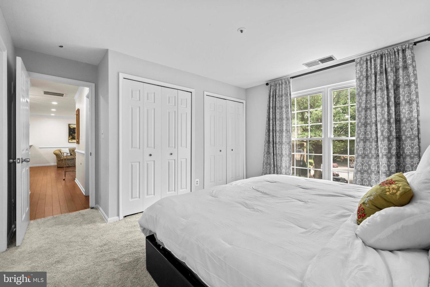 244 S REYNOLDS ST #201, ALEXANDRIA, Virginia 22304, 2 Bedrooms Bedrooms, ,2 BathroomsBathrooms,Residential,For sale,244 S REYNOLDS ST #201,VAAX2047732 MLS # VAAX2047732