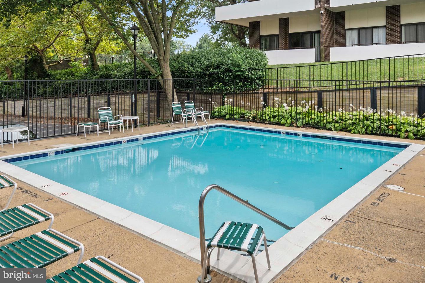 244 S REYNOLDS ST #201, ALEXANDRIA, Virginia 22304, 2 Bedrooms Bedrooms, ,2 BathroomsBathrooms,Residential,For sale,244 S REYNOLDS ST #201,VAAX2047732 MLS # VAAX2047732