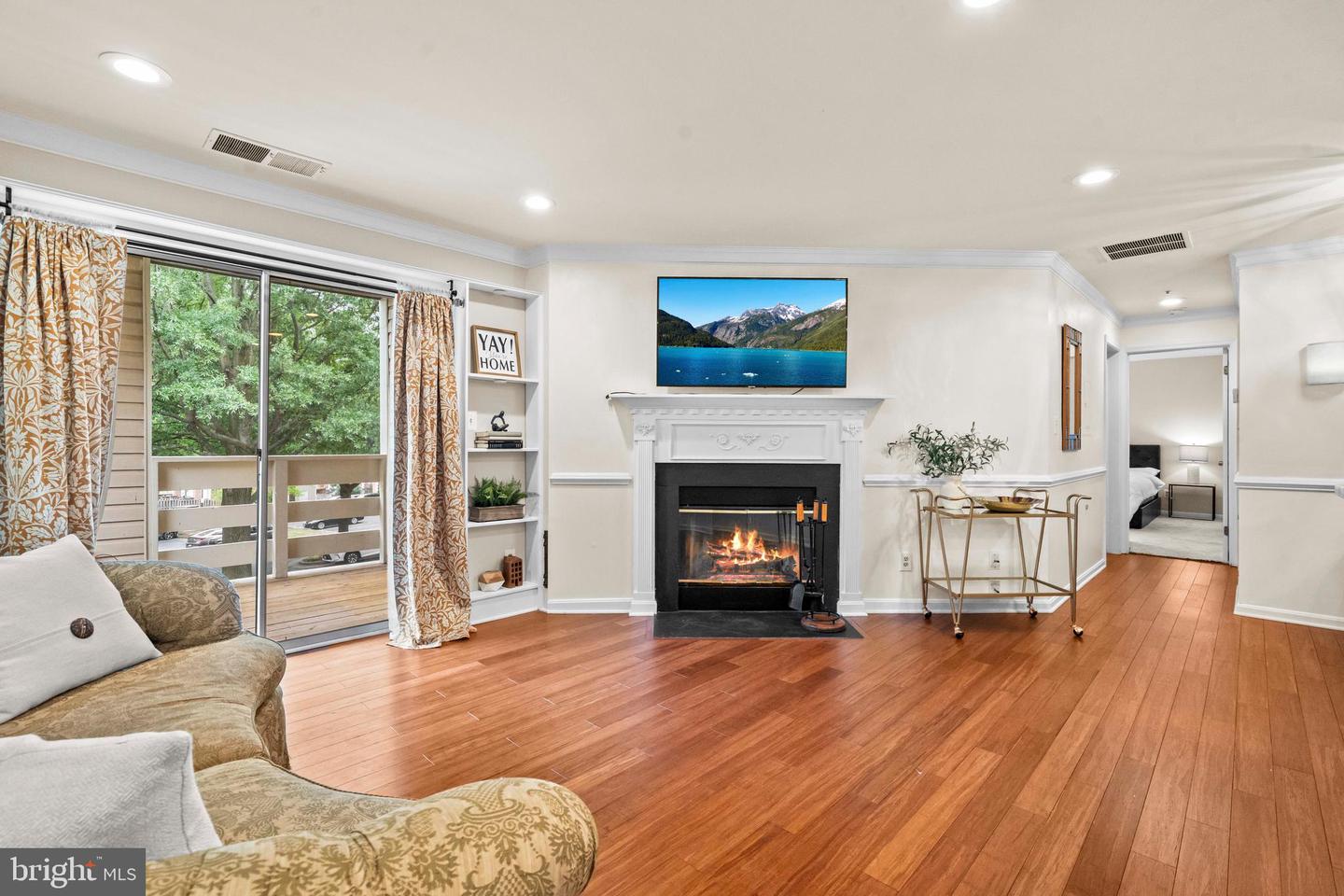 244 S REYNOLDS ST #201, ALEXANDRIA, Virginia 22304, 2 Bedrooms Bedrooms, ,2 BathroomsBathrooms,Residential,For sale,244 S REYNOLDS ST #201,VAAX2047732 MLS # VAAX2047732