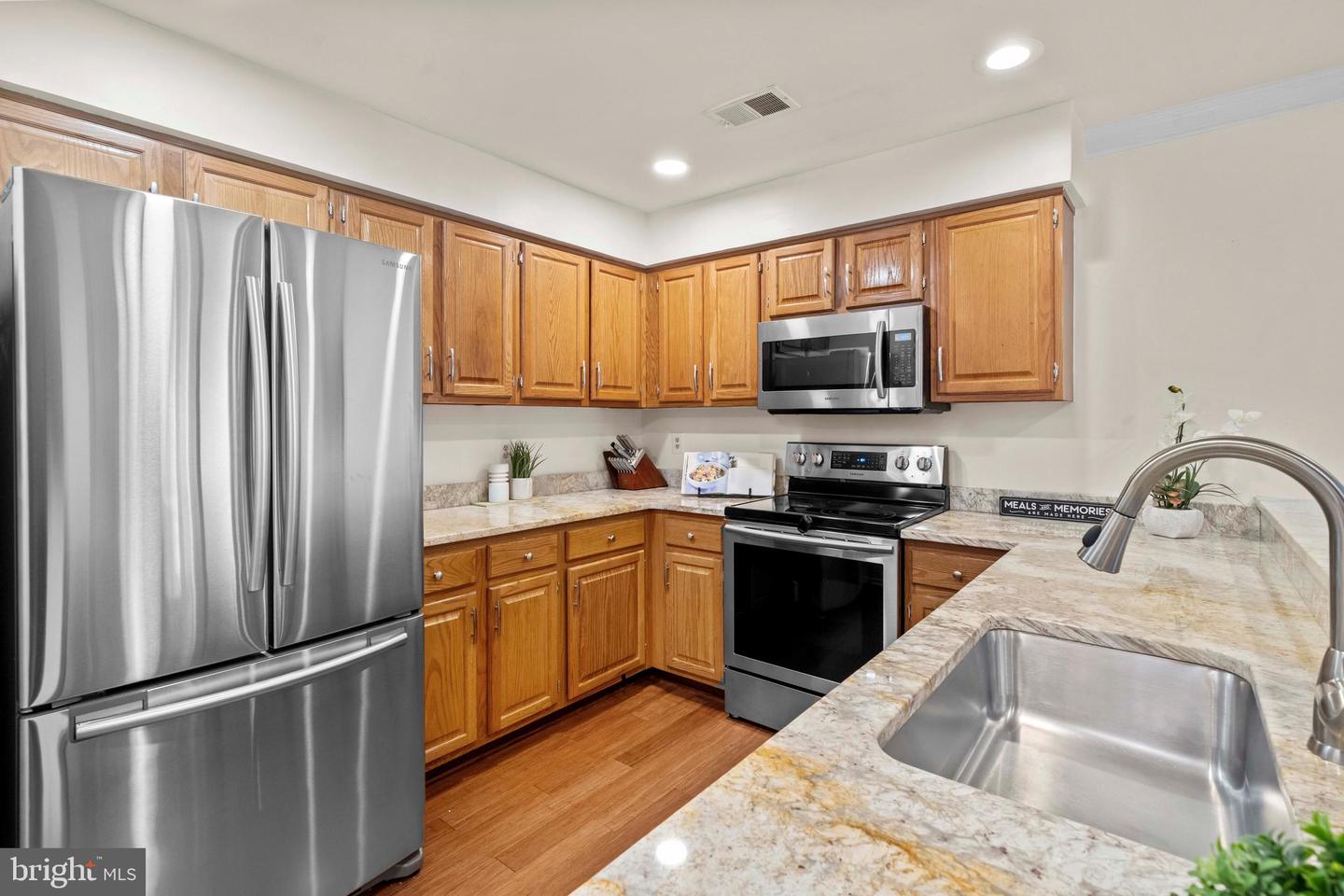 244 S REYNOLDS ST #201, ALEXANDRIA, Virginia 22304, 2 Bedrooms Bedrooms, ,2 BathroomsBathrooms,Residential,For sale,244 S REYNOLDS ST #201,VAAX2047732 MLS # VAAX2047732
