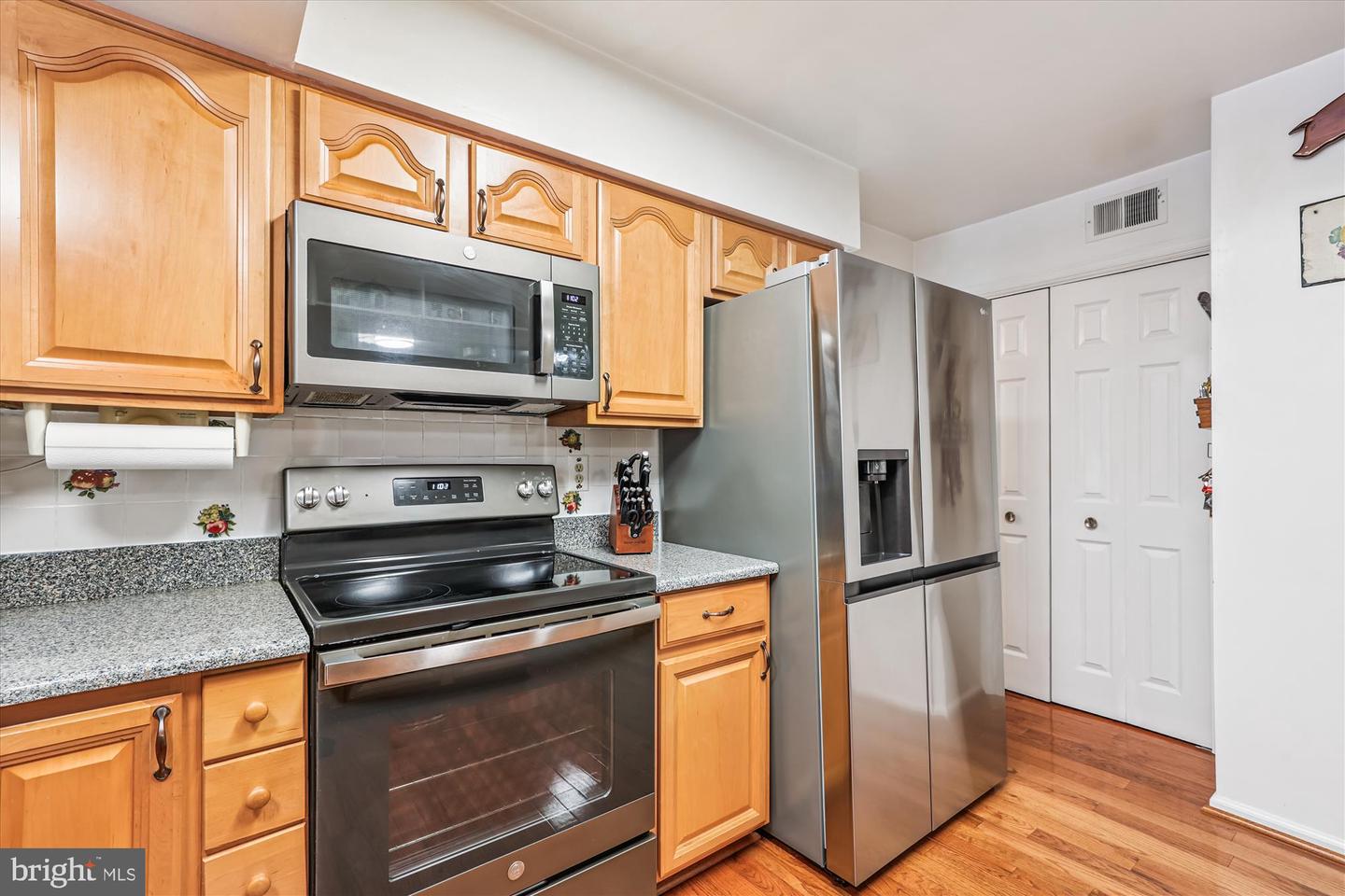 6137 FRANCONIA STATION LN, ALEXANDRIA, Virginia 22310, 5 Bedrooms Bedrooms, ,4 BathroomsBathrooms,Residential,For sale,6137 FRANCONIA STATION LN,VAFX2257322 MLS # VAFX2257322