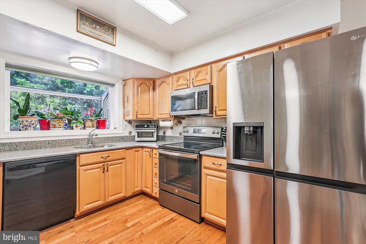 6137 FRANCONIA STATION LN, ALEXANDRIA, Virginia 22310, 5 Bedrooms Bedrooms, ,4 BathroomsBathrooms,Residential,For sale,6137 FRANCONIA STATION LN,VAFX2257322 MLS # VAFX2257322