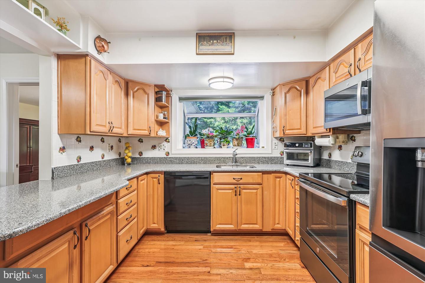 6137 FRANCONIA STATION LN, ALEXANDRIA, Virginia 22310, 5 Bedrooms Bedrooms, ,4 BathroomsBathrooms,Residential,For sale,6137 FRANCONIA STATION LN,VAFX2257322 MLS # VAFX2257322