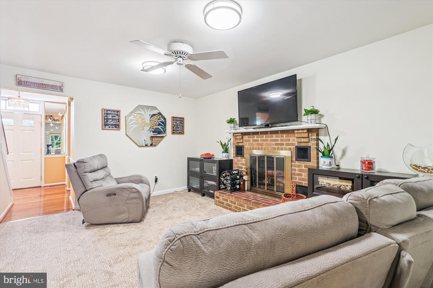 6137 FRANCONIA STATION LN, ALEXANDRIA, Virginia 22310, 5 Bedrooms Bedrooms, ,4 BathroomsBathrooms,Residential,For sale,6137 FRANCONIA STATION LN,VAFX2257322 MLS # VAFX2257322