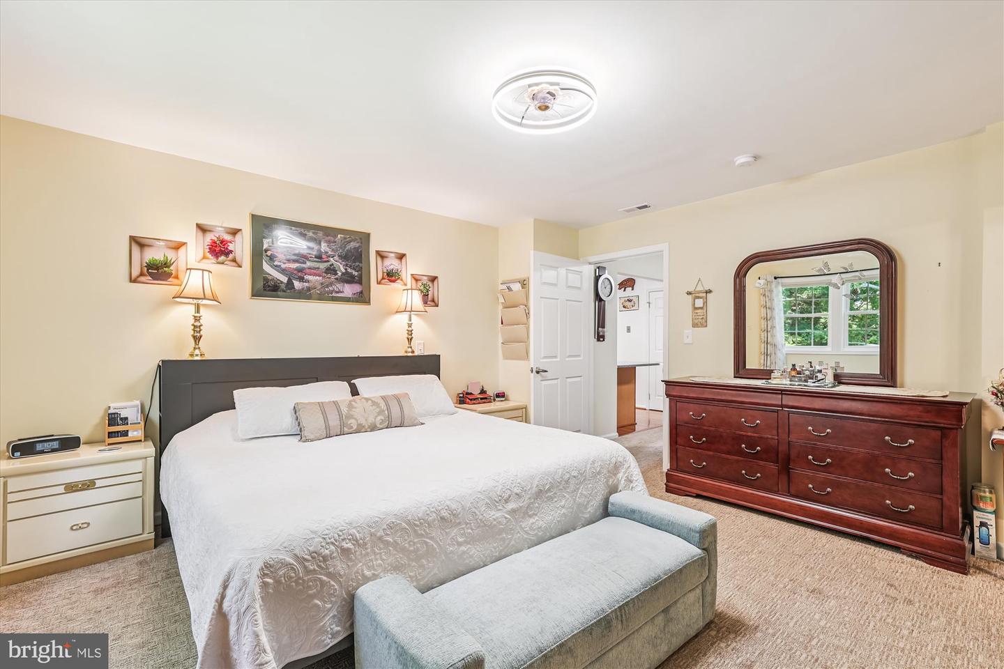 6137 FRANCONIA STATION LN, ALEXANDRIA, Virginia 22310, 5 Bedrooms Bedrooms, ,4 BathroomsBathrooms,Residential,For sale,6137 FRANCONIA STATION LN,VAFX2257322 MLS # VAFX2257322