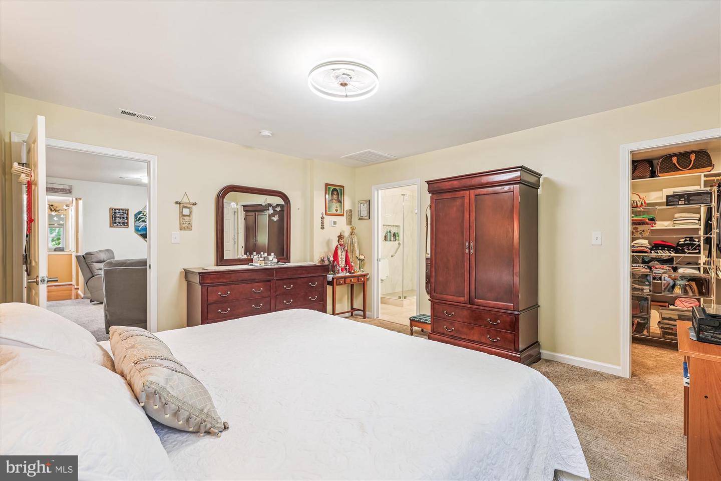 6137 FRANCONIA STATION LN, ALEXANDRIA, Virginia 22310, 5 Bedrooms Bedrooms, ,4 BathroomsBathrooms,Residential,For sale,6137 FRANCONIA STATION LN,VAFX2257322 MLS # VAFX2257322