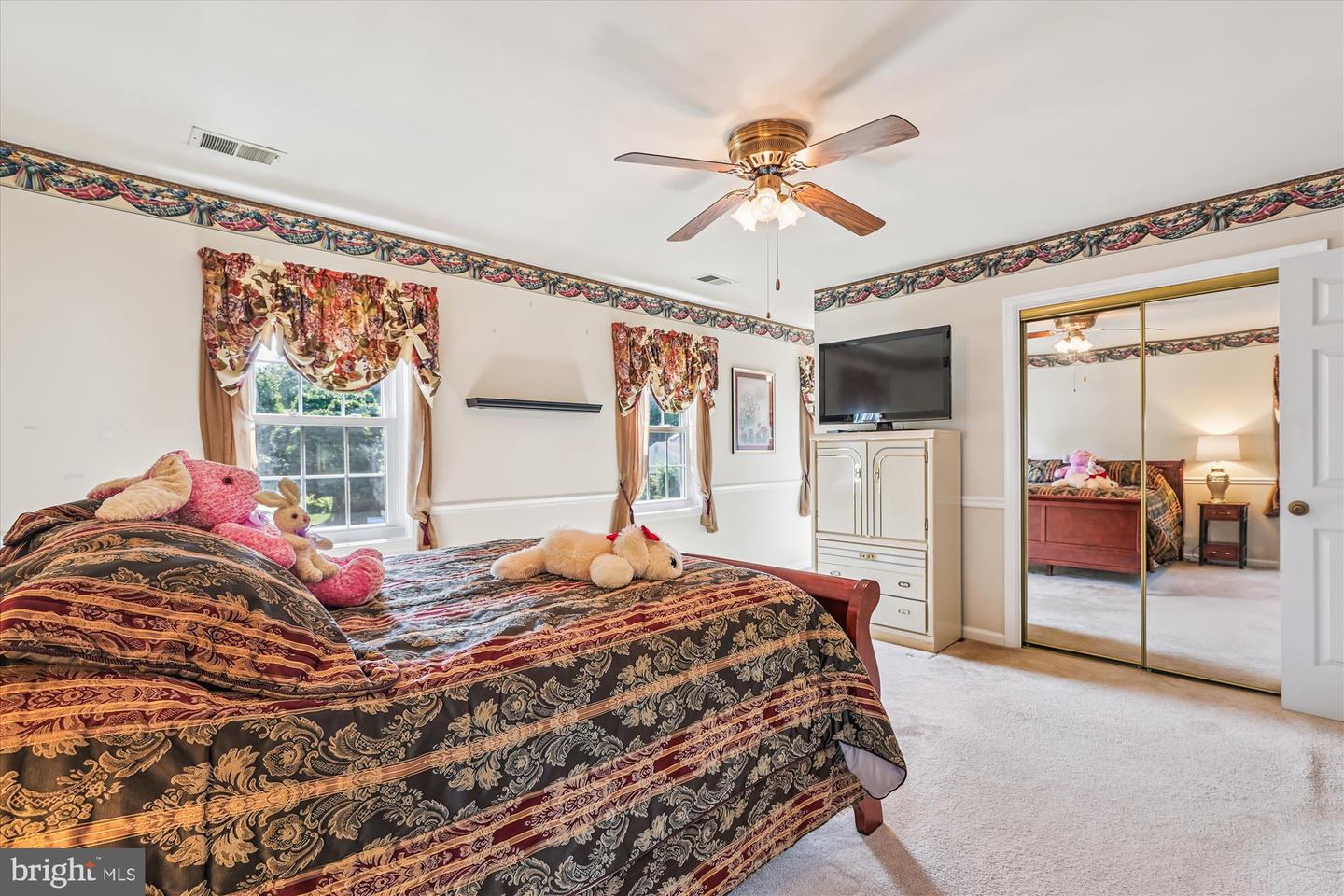 6137 FRANCONIA STATION LN, ALEXANDRIA, Virginia 22310, 5 Bedrooms Bedrooms, ,4 BathroomsBathrooms,Residential,For sale,6137 FRANCONIA STATION LN,VAFX2257322 MLS # VAFX2257322