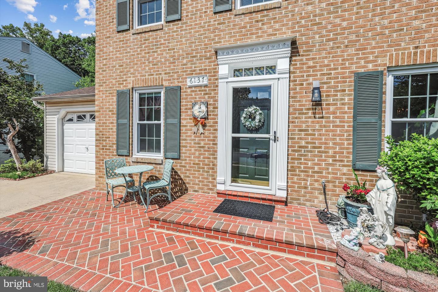 6137 FRANCONIA STATION LN, ALEXANDRIA, Virginia 22310, 5 Bedrooms Bedrooms, ,4 BathroomsBathrooms,Residential,For sale,6137 FRANCONIA STATION LN,VAFX2257322 MLS # VAFX2257322